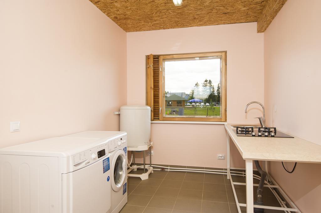 Vanamoisa Caravan Park Saue Стая снимка